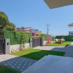 Deniz Βίλα *